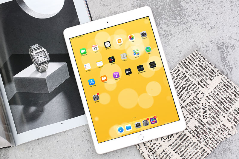 Mỏng nhẹ nhỏ gọn dễ mang theo bên mình | iPad Gen 8