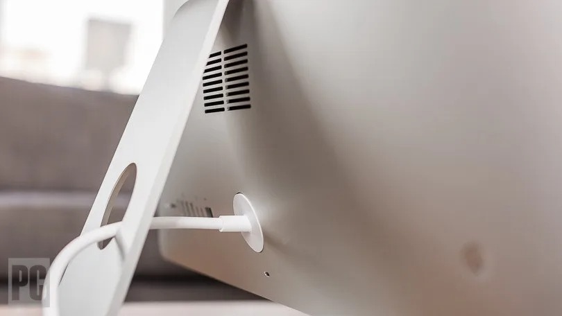 khe tản nhiệt của iMac 21.5 inch 2013