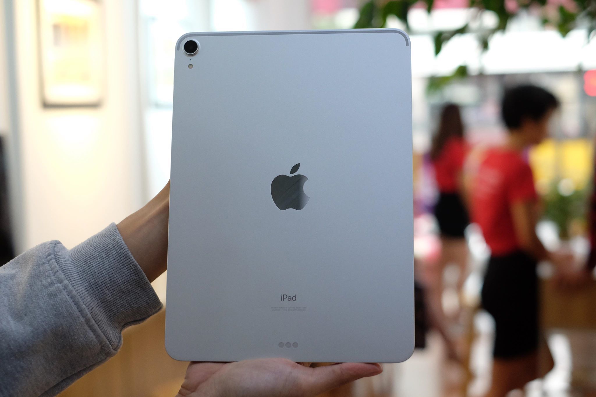 Mở hộp iPad Pro 2018 tại VN: Mẫu iPad đẹp nhất từ trước đến nay của Apple