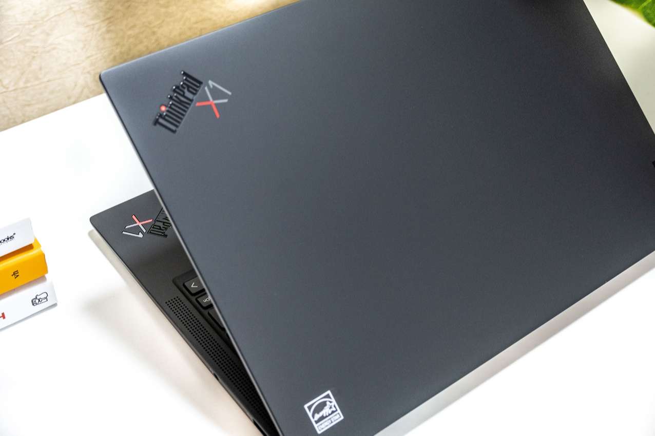 Lenovo ThinkPad X1 Carbon Gen 10 - Hoangsonstore.com