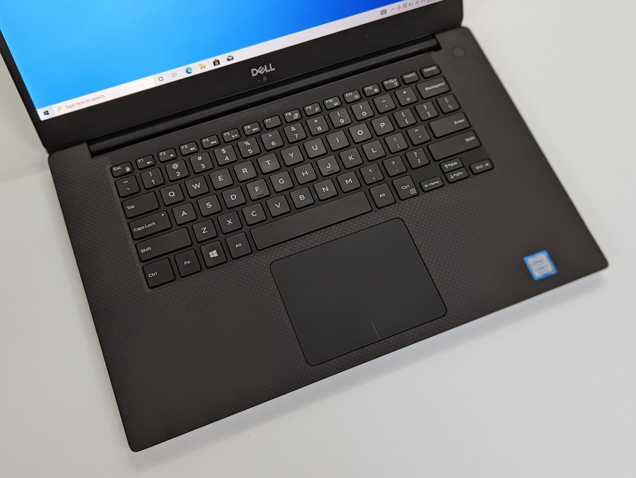 Dell XPS 9570 Hoangsonstroe