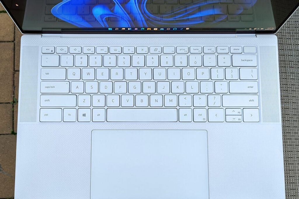 dell xps 15 9510 laptop keyboard and trackpad