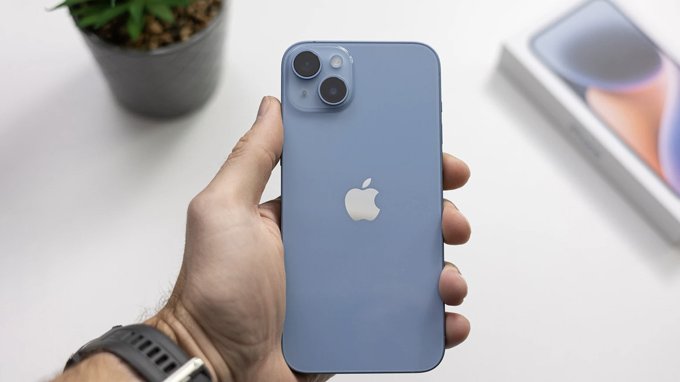 Đánh giá iPhone 14 Plus: Model dành cho ai, có đáng để nâng cấp?