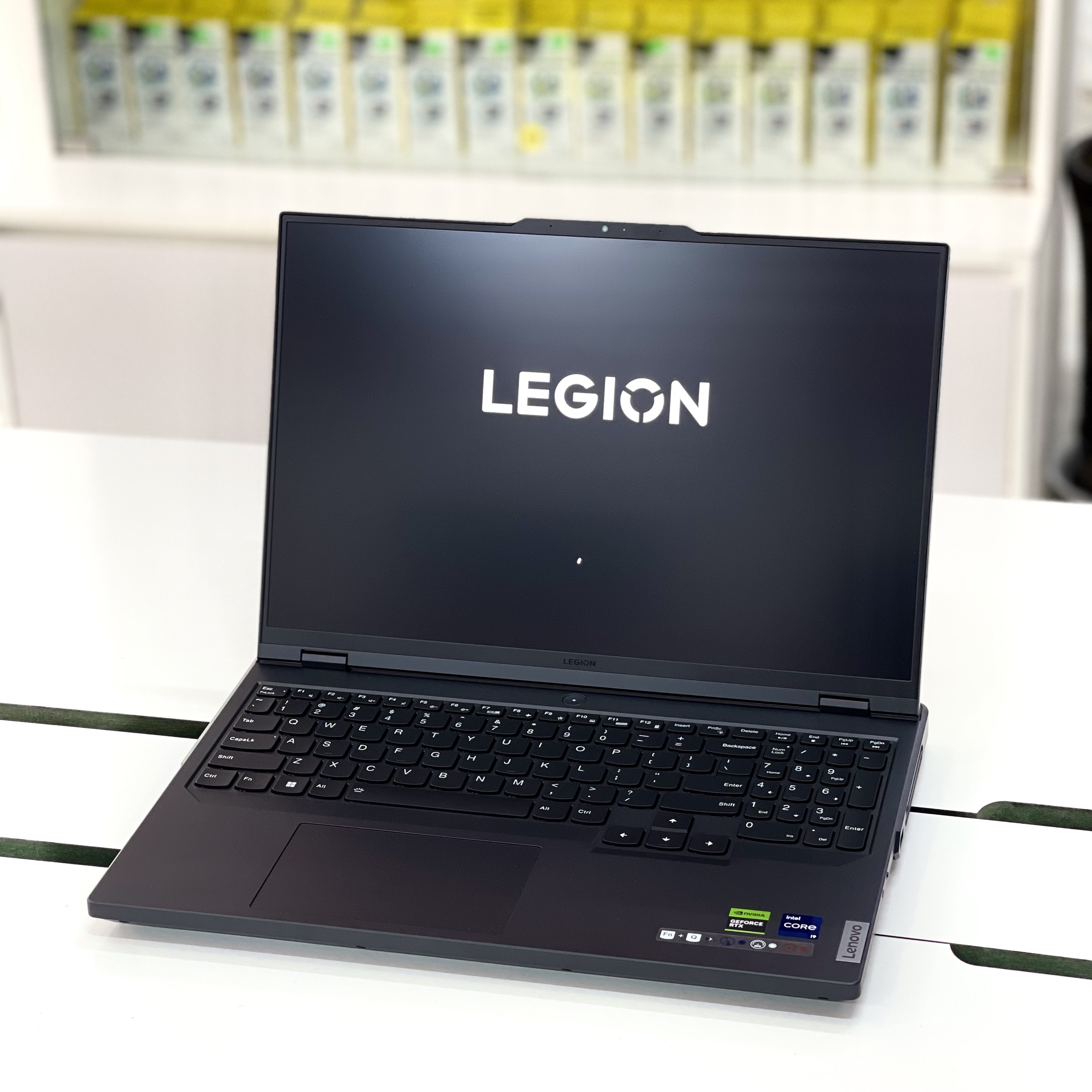 Lenovo Legion Pro 5 Y9000P Hoangsonstore.com